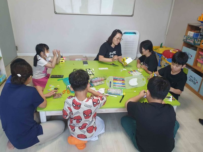 2024년 6월,  ‘나비와 벌꿀’을 주제로 한 만들기